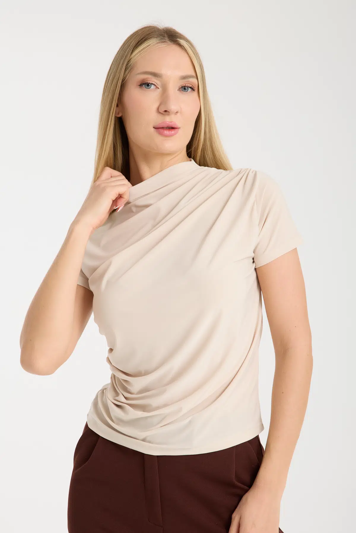 Bej Kısa Kollu Büzgülü Bluz