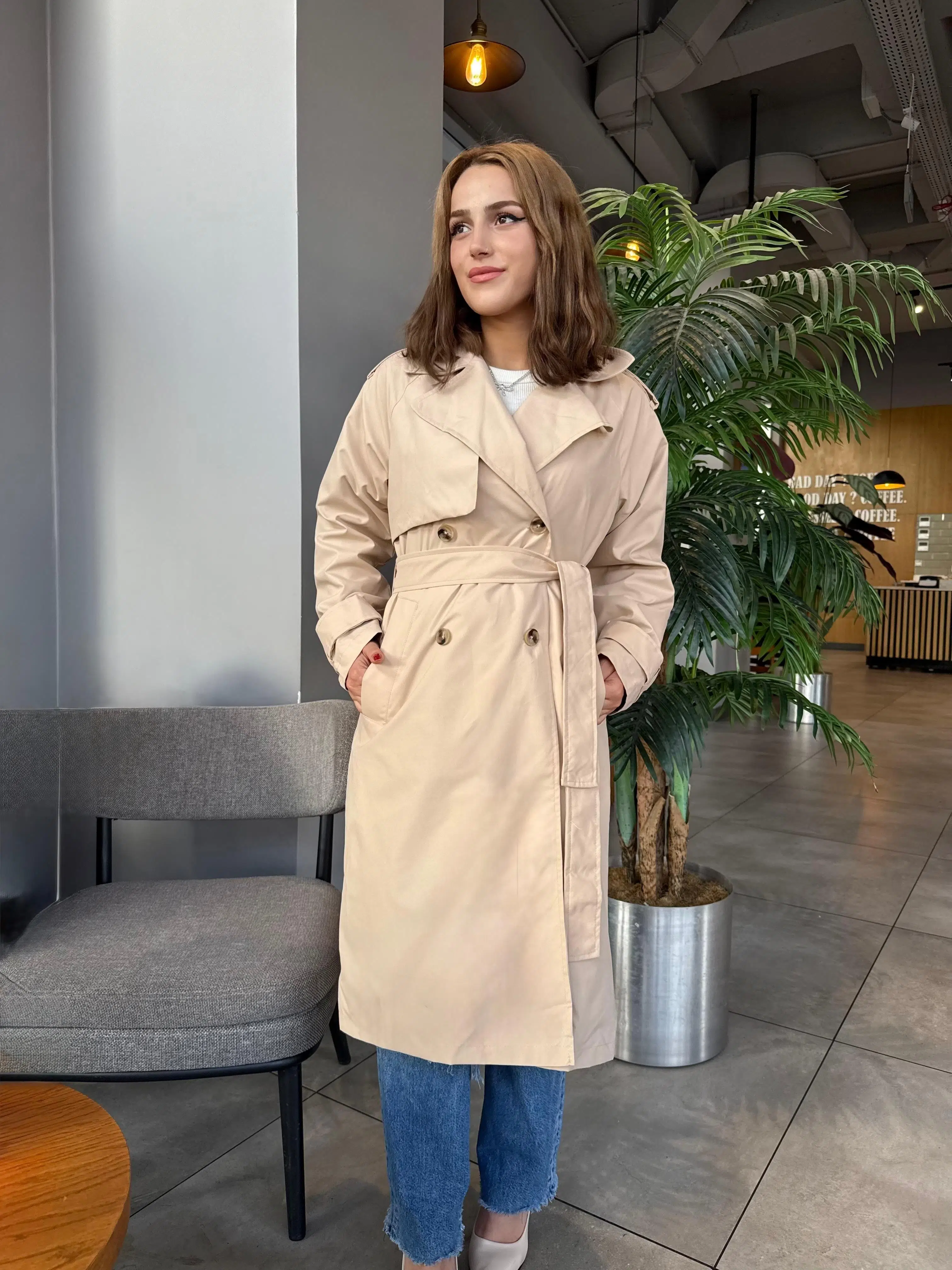 Kadın Kemerli Uzun Trençkot – Su Geçirmez, Astarlı, Oversize Model - Bej