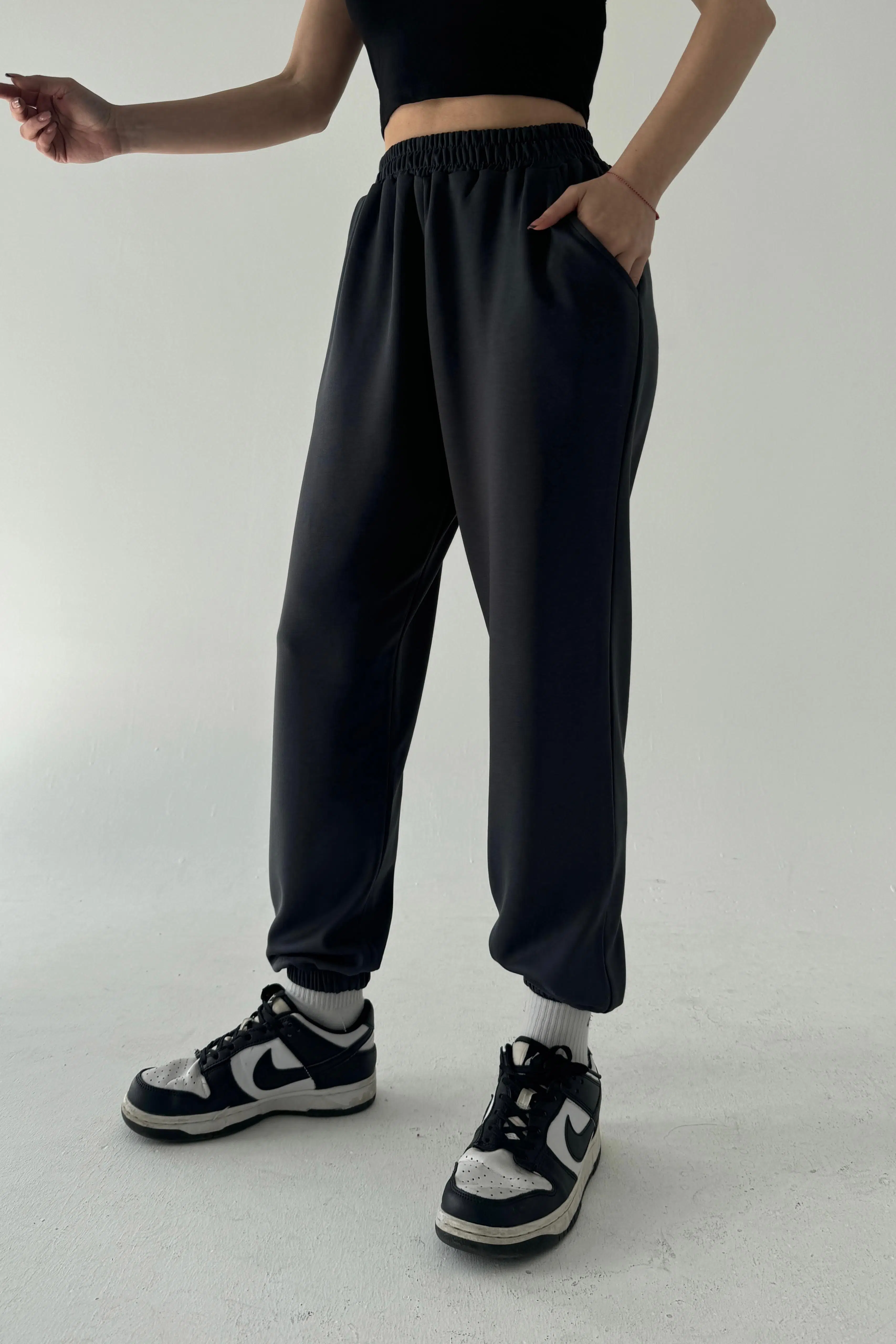 Siyah Lastikli Eşofman